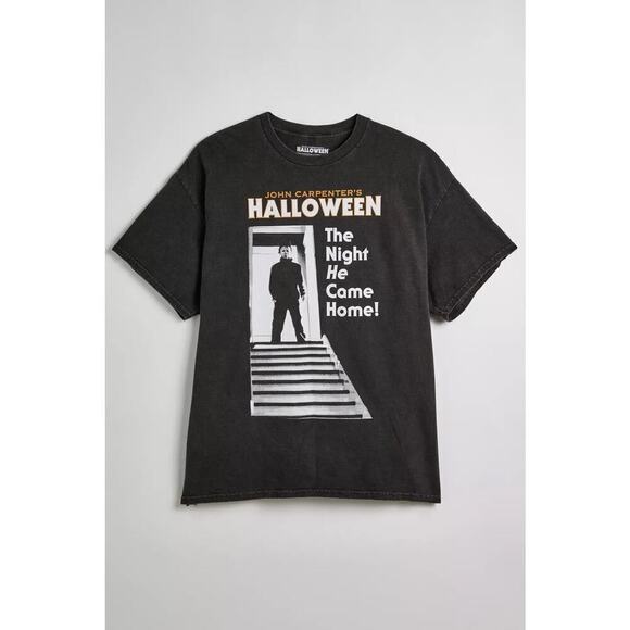Urban Outfitters Halloween Movie Poster Black Short Sleeve Graphic Tee Size M - Picture 1 of 6